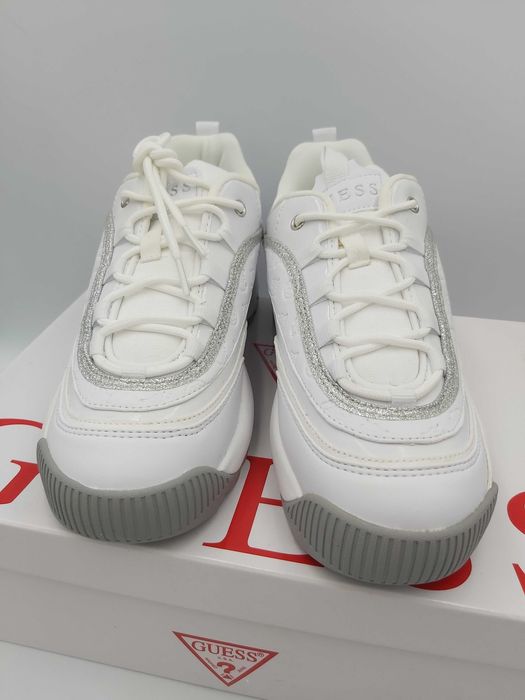 SP Nowe buty GUESS sneakersy białe monogram trampki rozmiar 39