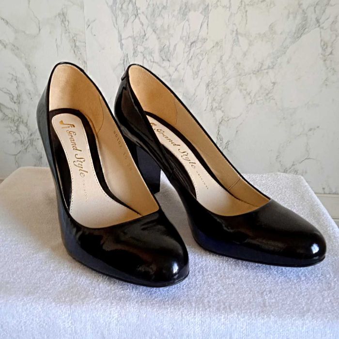 Черные туфли новые 38 размер Grand Style натуральная кожа лак каблук
