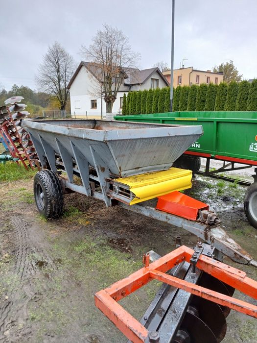 Rozsiewacz wapna rcw3/piast/wapniarka  **ORYGINAŁ**