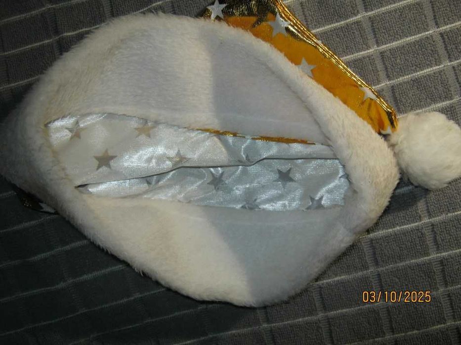 Шапка новорічна Санта-Клаус Золота з зірочками