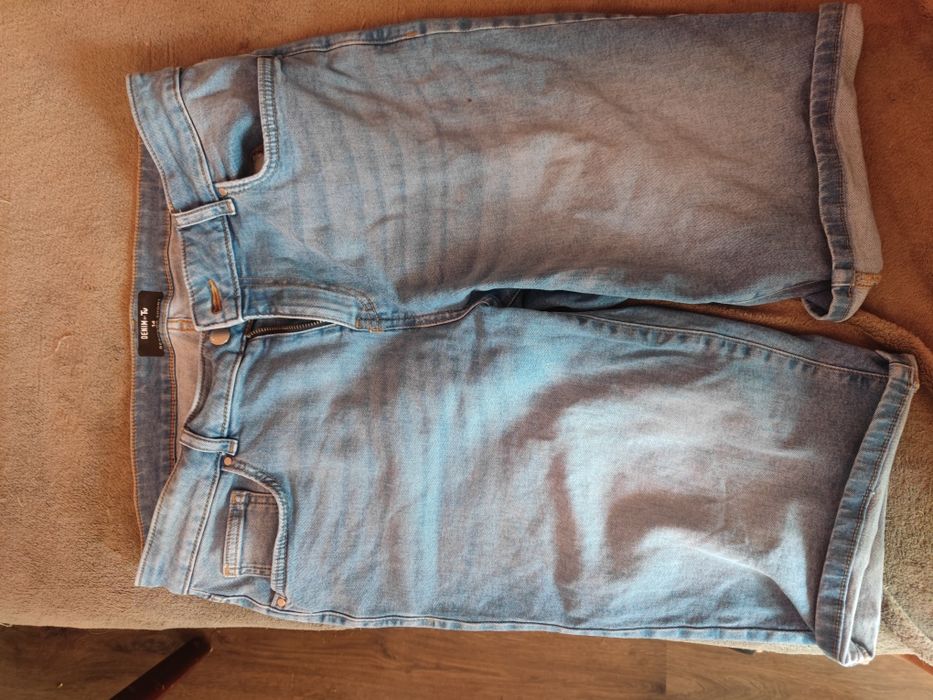 Продам джинсовые шорты