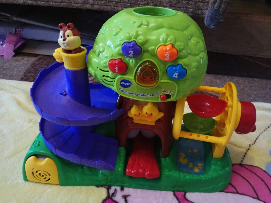 Веселое дерево