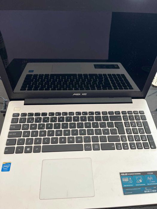 Portátil ASUS Dual-Core RAM4GB Disco 500GB