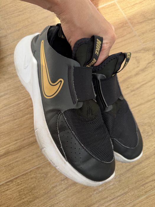 Дитячі кросівки nike 5,5 Y