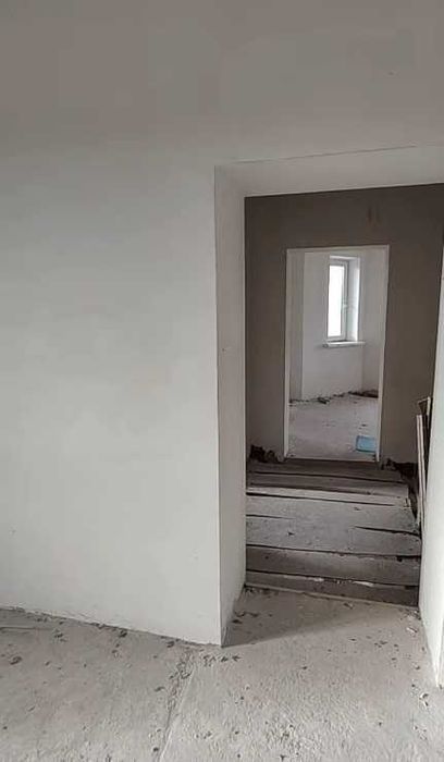 Продаж триповерхового будинку в с. Благодатне