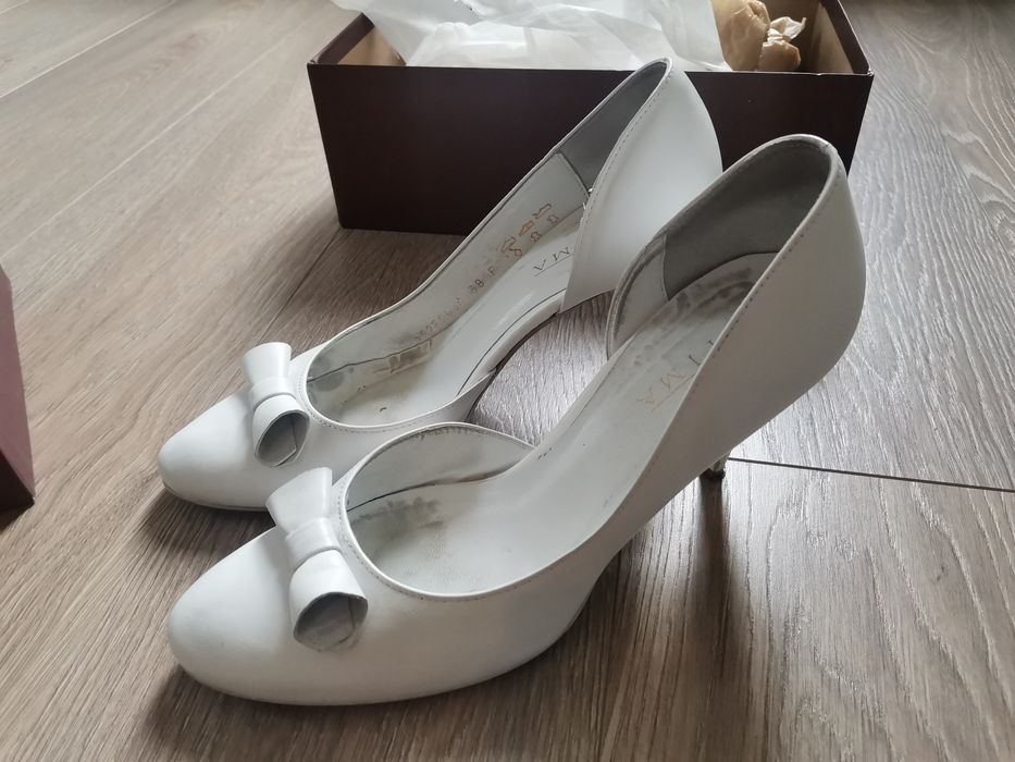 Buty ślubne białe, białe buty na obcasie