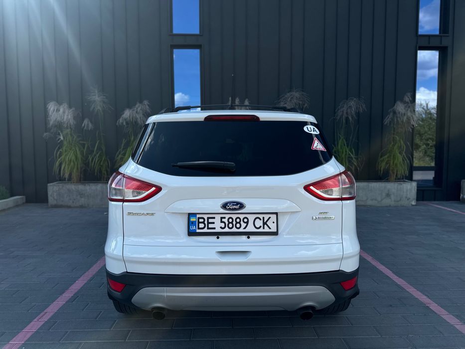 Автомобіль Ford Escape