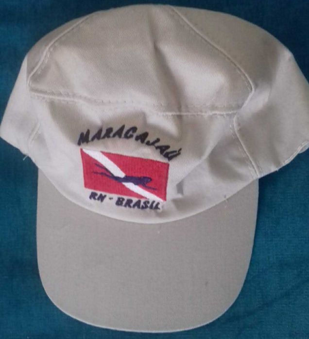 Bonés novos, de coleção