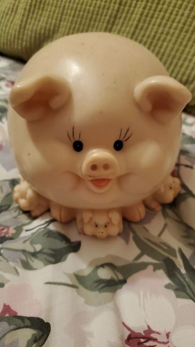 Копилка свинка, скарбничка.