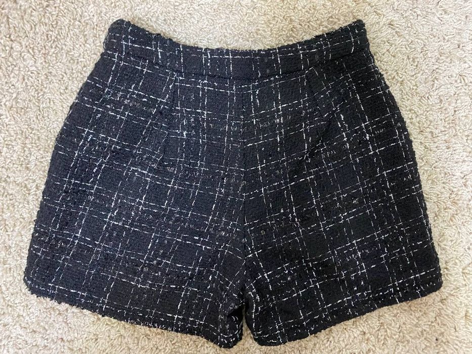 Шкіряні та твідові шорти