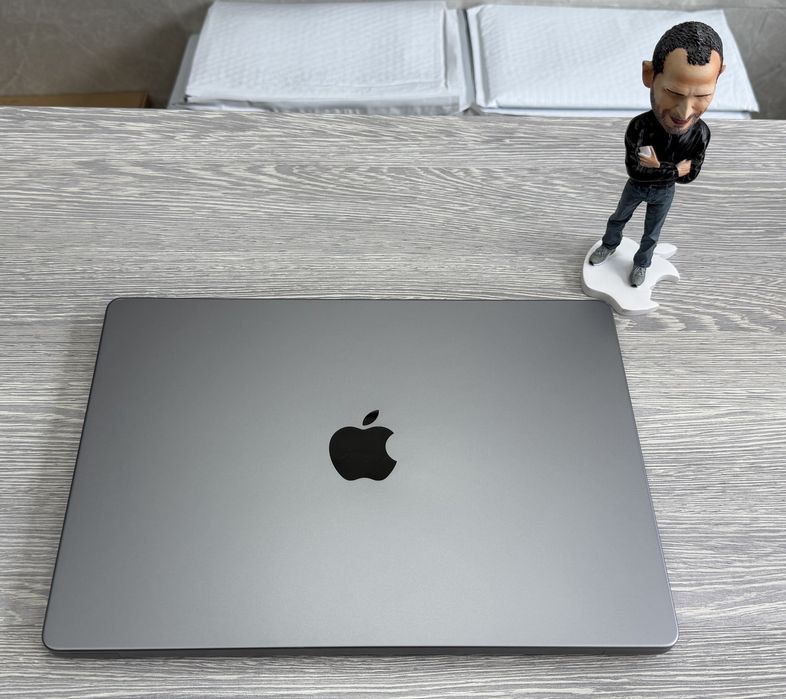 MacBook Pro 14  M1 Pro / RAM 16 / 10 CPU / 16 GPU / SSD 1 TB / Space Grey / 2021