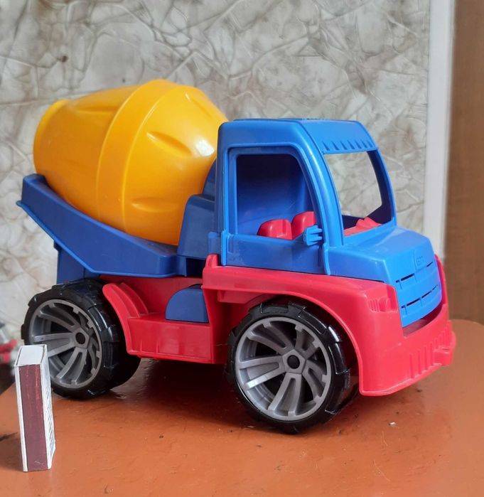 грузовик    бетономешалка