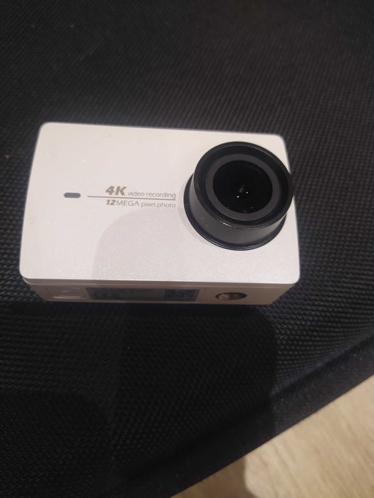 Câmera de ação Xiaomi YI 4K com acessórios extras