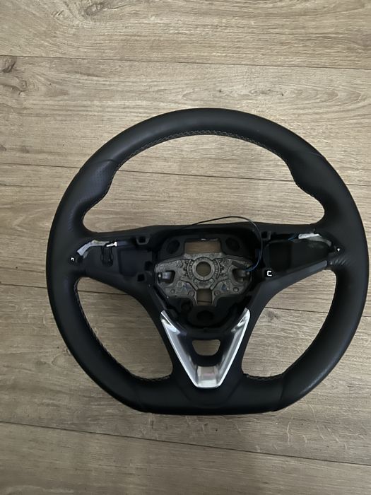 Kierownica Opel Insignia B grzana skórzana