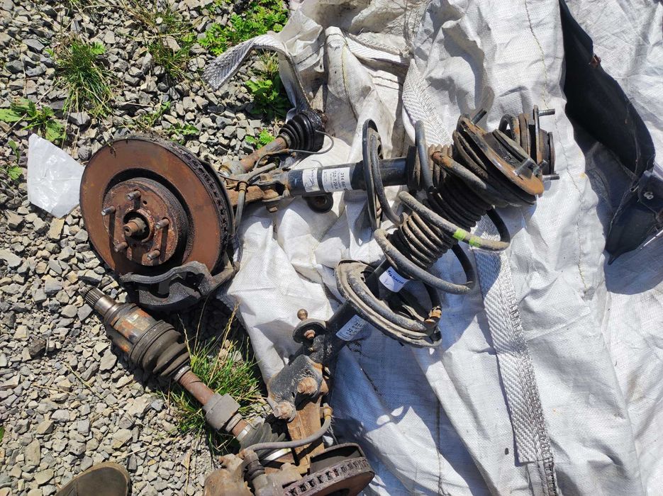 Macperson sprężyny amortyzator przód toyota RAV4 III 06-
