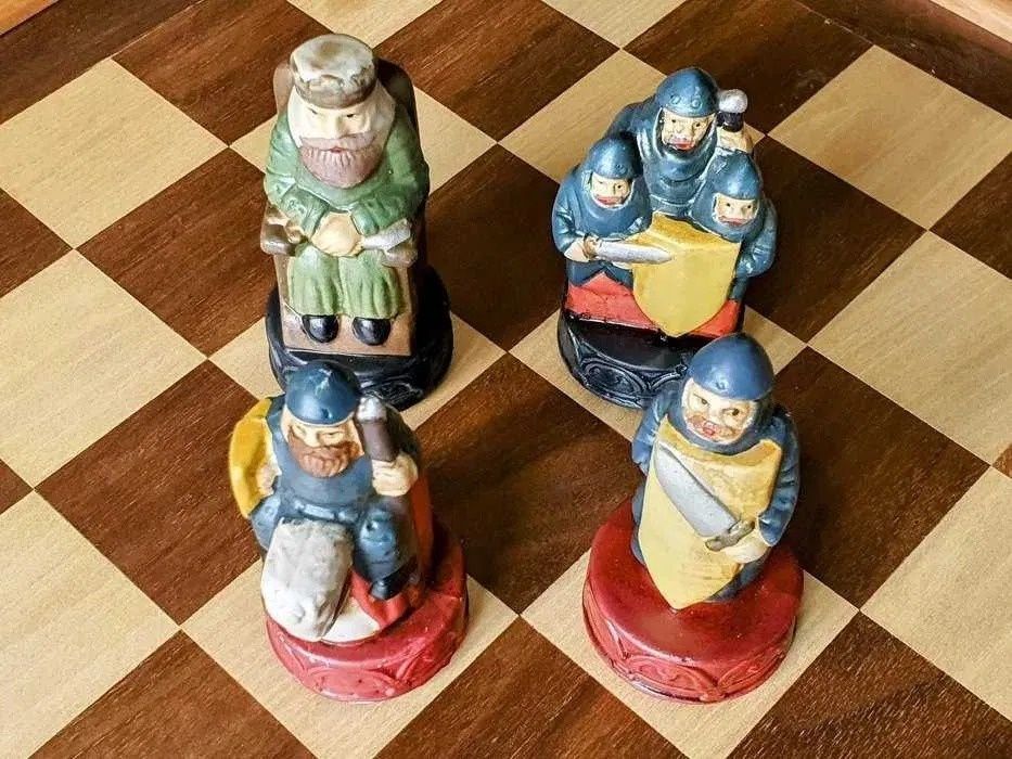 Grande Jogo Xadrez Medieval Caixa Tabuleiro madeira + 32 peças