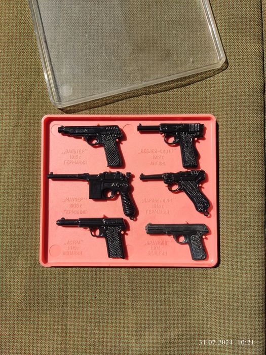 Набір моделів пістолетов 1:4 Парус