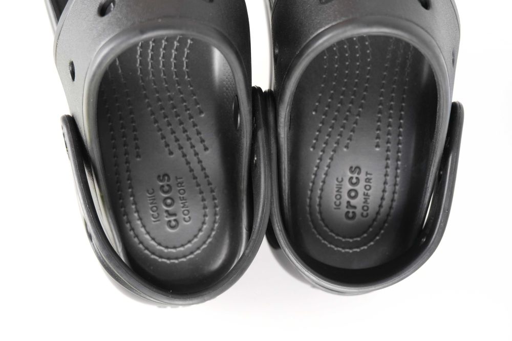 Crocs  classic mega crush sandal     rW10