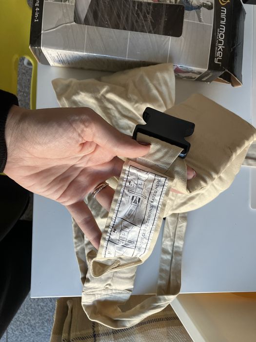 Baby sling novo na caixa