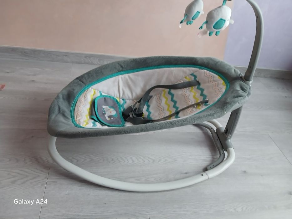 Дитяче крісло - гойдалка.