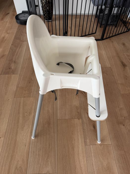 Ikea krzeselko do karmienia z podnóżkiem