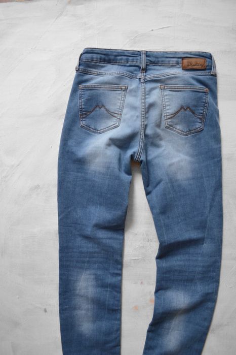 jasne jeansy spodnie proste biodrówki Mustang 29/32