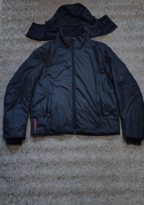Пуховик Prada Re-Nylon.