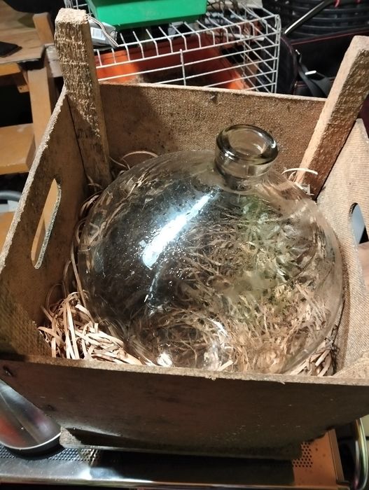 Baniak na wino mały około 12  l