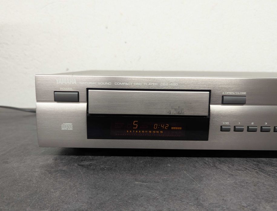 CD програвач Yamaha CDX-480.