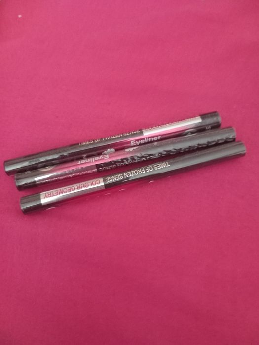 Eyeliner czarny zafoliowany 36h / 3 szt. Zafoliowane.