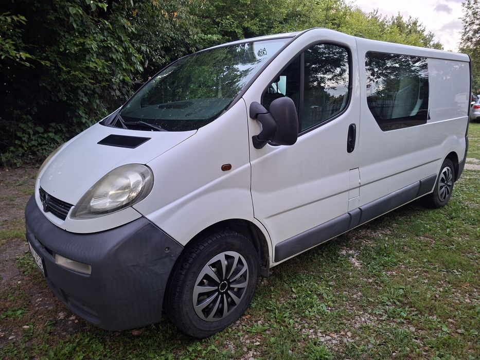 Opel Vivaro Long Brygadówka 6 osób Klima