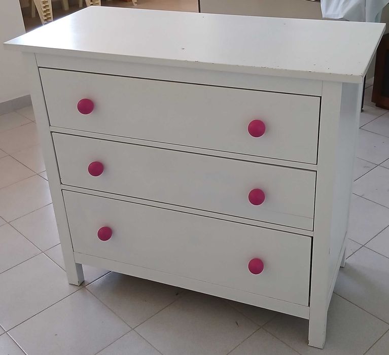 Vendo Cómoda Hemnes com 3 gavetas