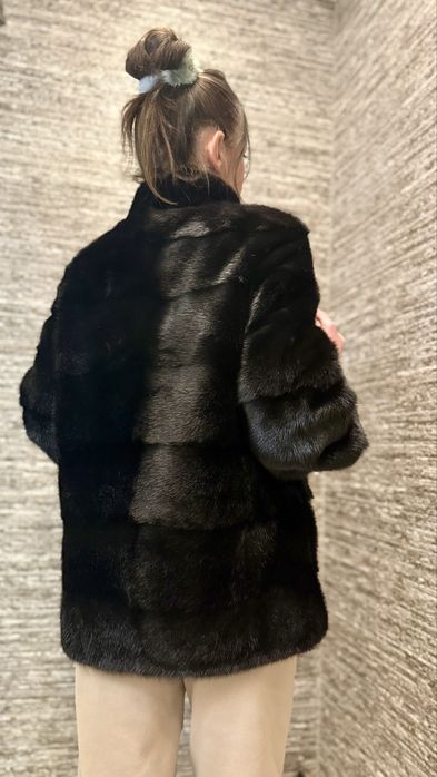 Продам шубу з норки, розмір S-M