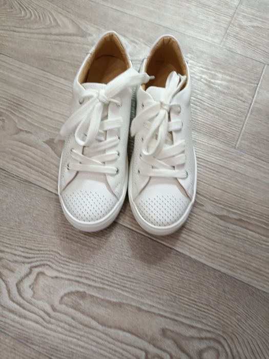 Последняя скидка!!! Кеды кожаные 37 размер