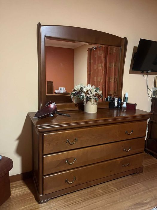 Quarto de casal completo em madeira maciça