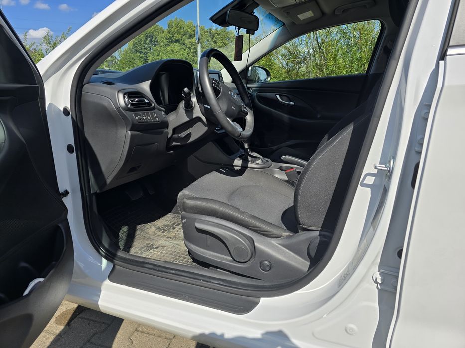 Hyundai i30 Fastback wersja smart 1.5 tgdi mhev salon polska automat