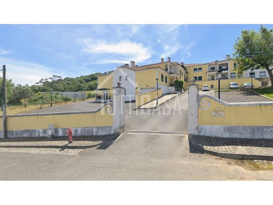 Parqueamento para 2 carros na Venda do Pinheiro