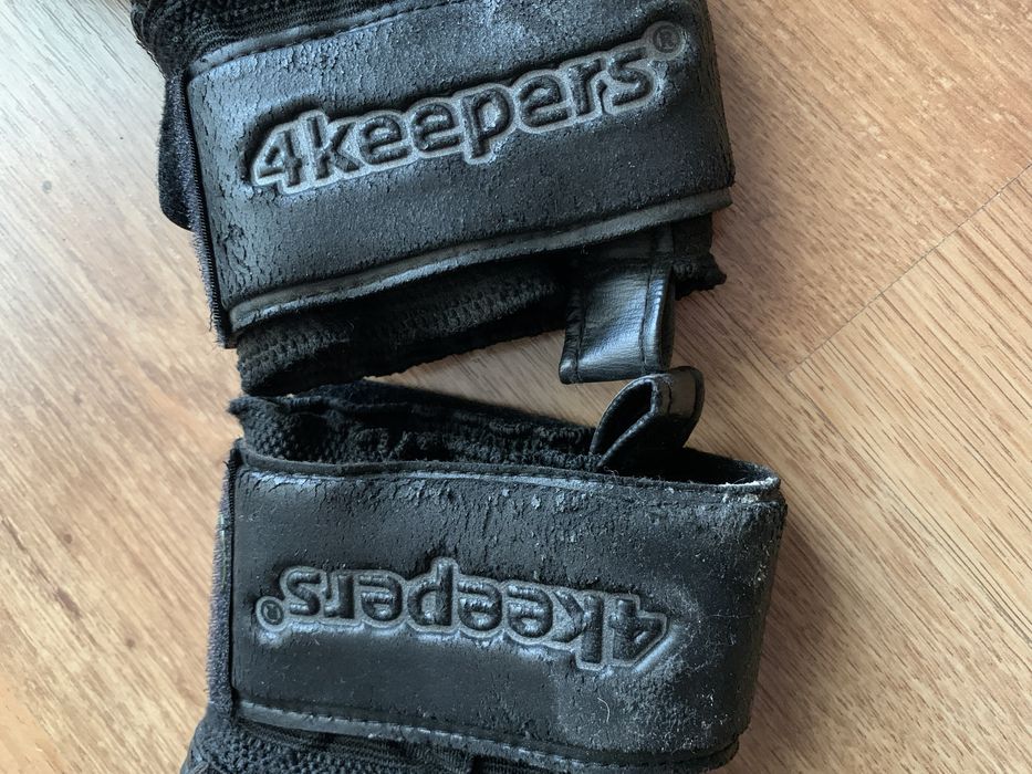Rękawice sportowe bramkarskie czarne 4Keepers
