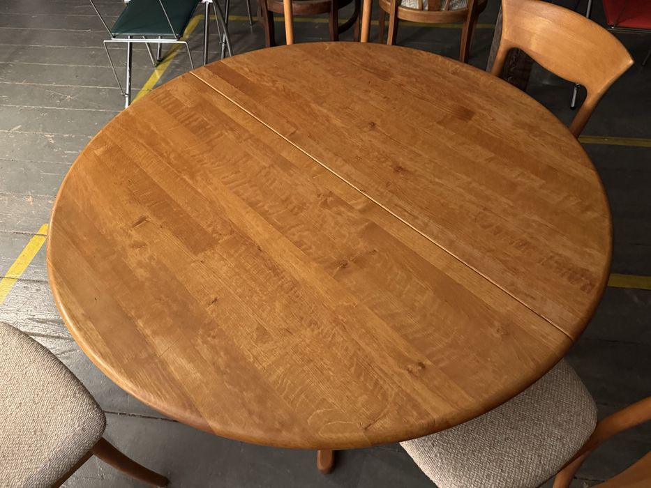 Duński,okragły,rozkładany stół z litego drewna tekowego marki GRAMRODE