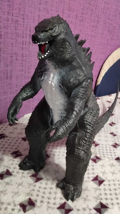 Годзілла,великий король монстрів 60см.