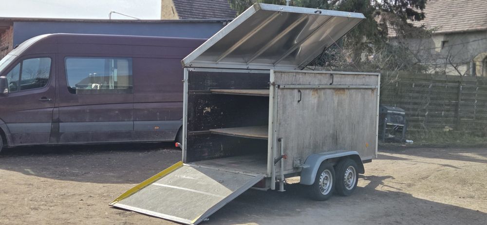 Przyczepa dwuosiowa box zamykana  3m długa dmc 1.6t Trebbiner zarej.