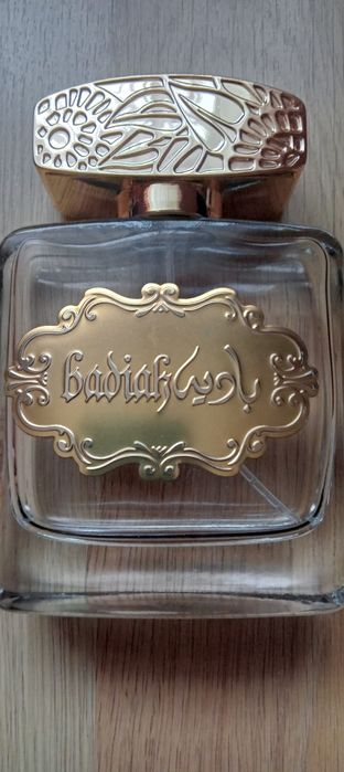 Флакон від парфумів пустий