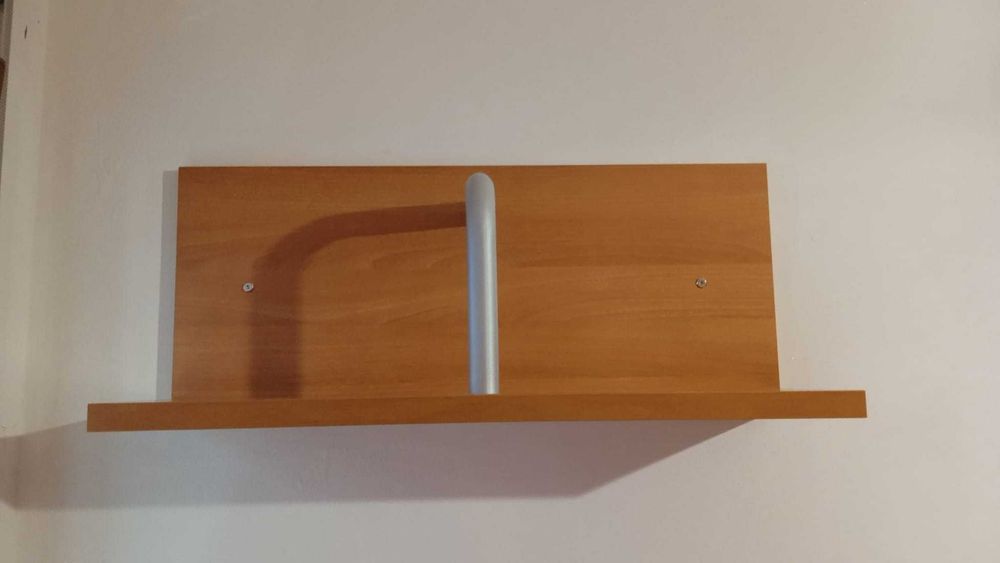 Quarto de solteiro completo com cama de gaveta e colchões