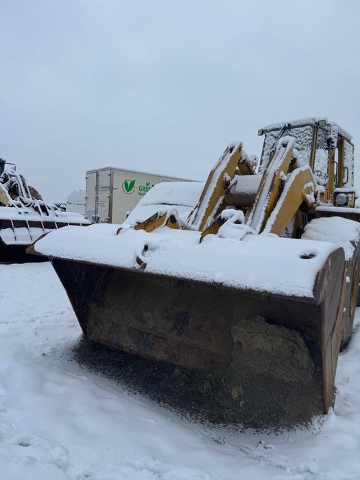 Фронтальний навантажувач