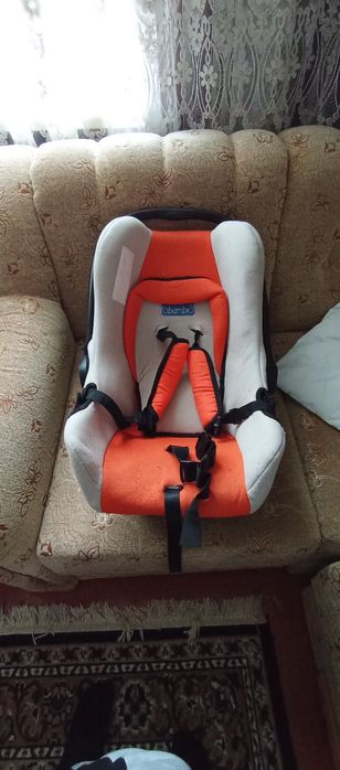 Автокрісло. Автолюлька