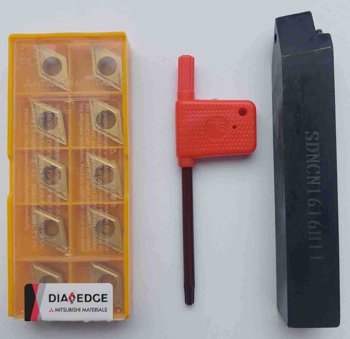 Токарный резец прямой 16х16 мм SDNCN1616H11 и 10 пластин DCMT11T304