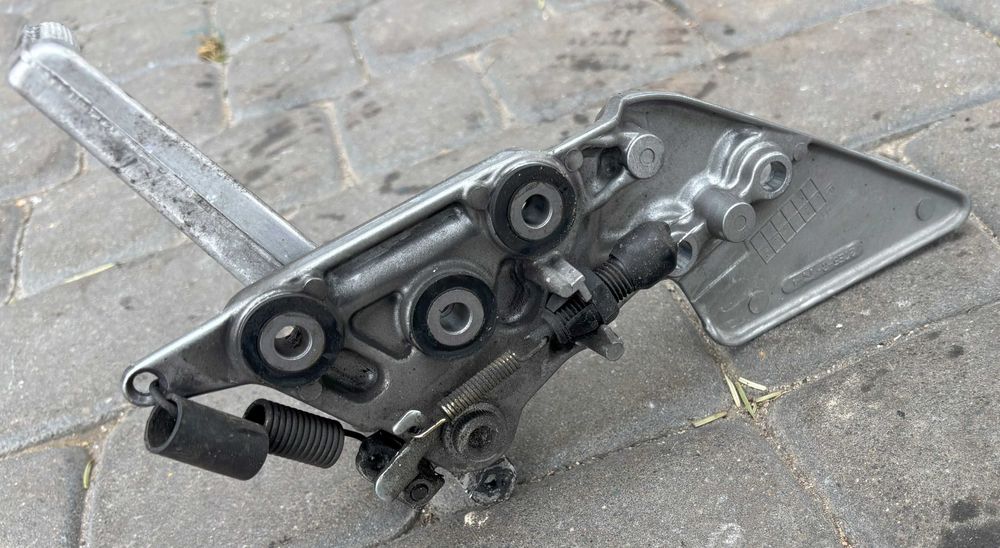 Set, Podnóżek Prawy Suzuki GSF 1200/600 Bandit 00-05r