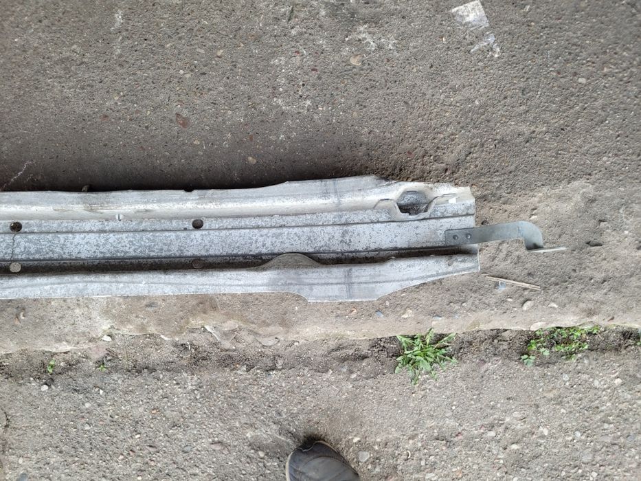 Belka przód przednia pod zderzak wzmocnienie AUDI A4 B6