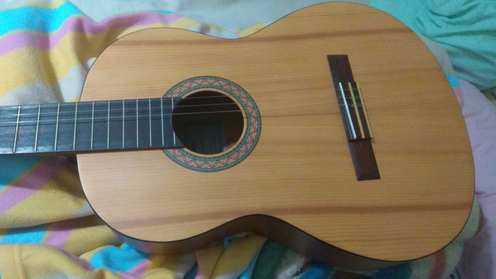YAMAHA Tampo madeiras selecionadas l Guitarra clássica C30m