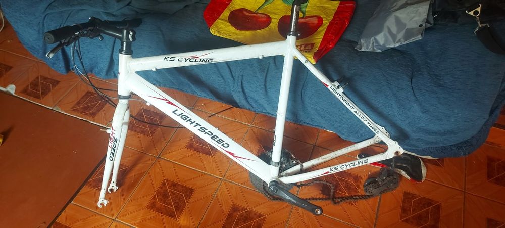 Шосейний велосипед KS Cycling Lightspeed рама 22 дюйми 28 білий